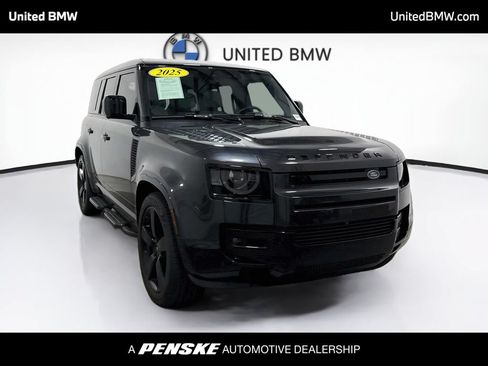 Used 2025 Land Rover Defender 110 V8 AWD/4WD image 3