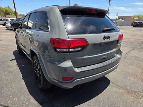 Used 2020 Jeep Grand Cherokee Altitude RWD image 5