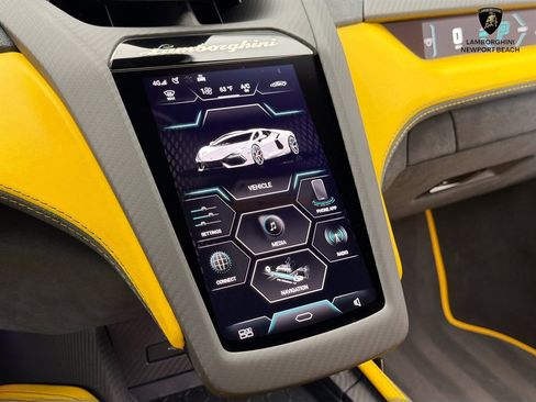 Used 2025 Lamborghini Revuelto AWD/4WD image 50