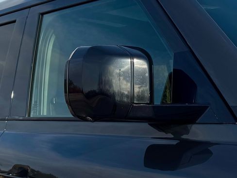 Used 2023 Land Rover Defender 110 image 78