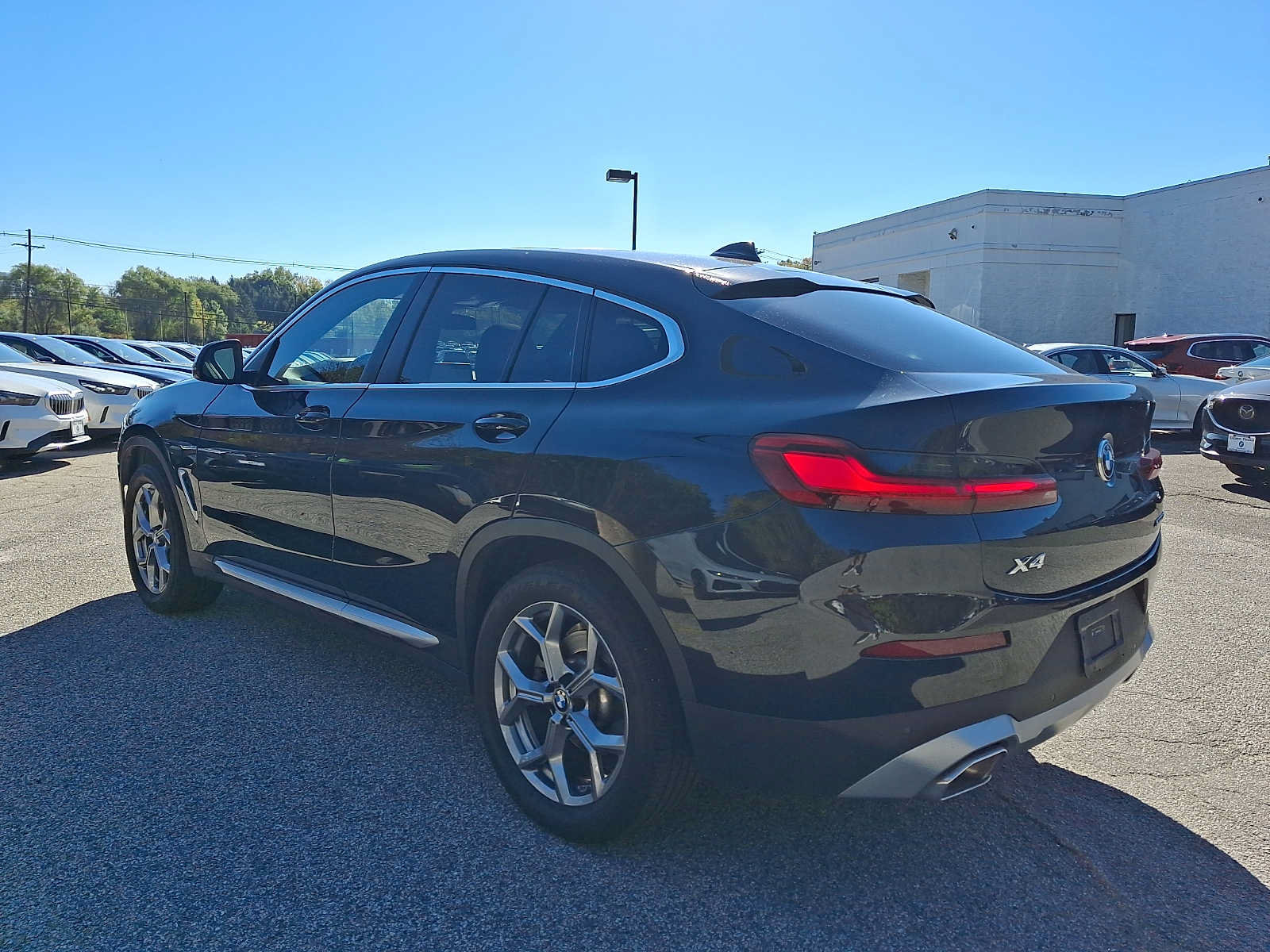 Used 2025 BMW X4 xDrive30i w/ Premium Package AWD/4WD image 4