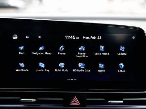 Used 2025 Hyundai Elantra SEL image 38