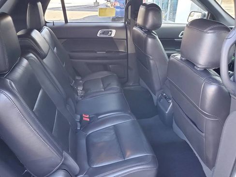 Used 2014 Ford Explorer XLT w/ Equipment Group 202A image 3