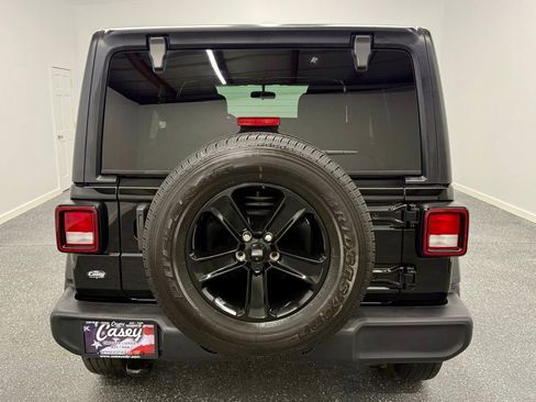 Used 2021 Jeep Wrangler Unlimited Sport w/ Technology Group image 9