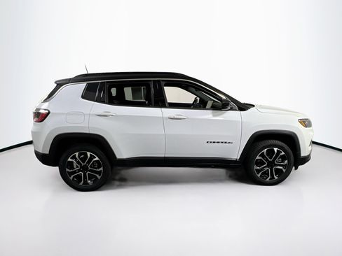 Used 2023 Jeep Compass Limited w/ Sun and Sound Group AWD/4WD image 4