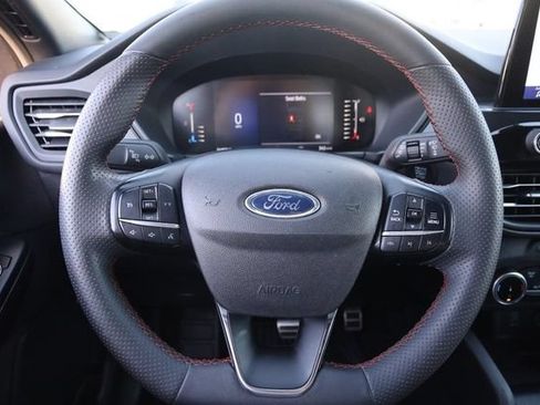 Used 2023 Ford Escape ST-Line FWD image 11