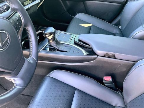 Used 2022 Lexus UX 200 w/ Accessory Package (Z1) FWD image 16