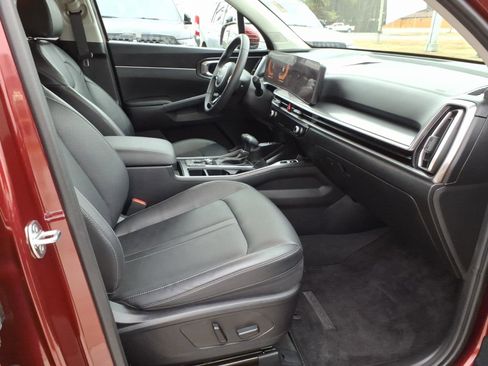 Used 2025 Kia Sorento EX image 7