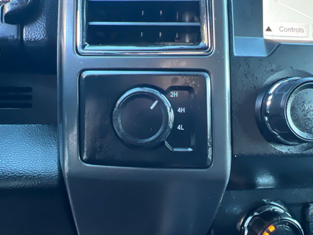 Used 2019 Ford F150 XLT w/ Equipment Group 302A Luxury AWD/4WD image 27