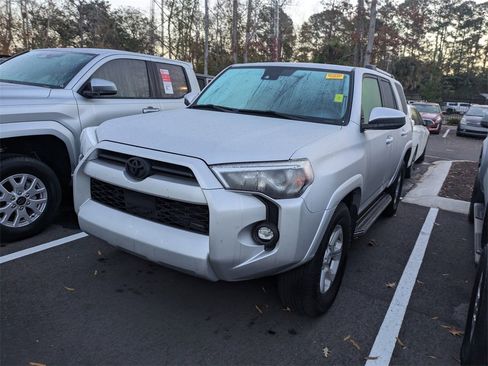 Certified 2024 Toyota 4Runner SR5 image 4
