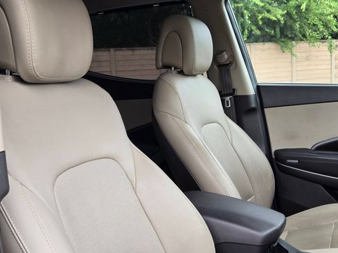 Used 2017 Hyundai Santa Fe Sport FWD image 30
