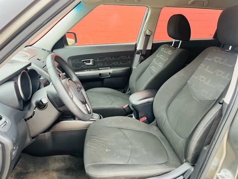 Used 2012 Kia Soul + FWD image 8