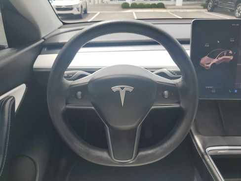 Used 2022 Tesla Model Y Long Range AWD/4WD image 11