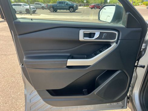 Used 2023 Ford Explorer XLT w/ Equipment Group 202A RWD image 20