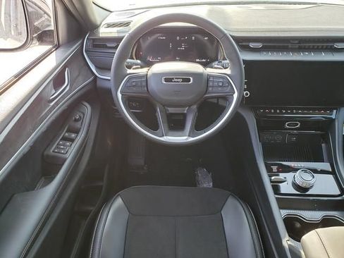 New 2026 Jeep Grand Cherokee Altitude AWD/4WD image 17