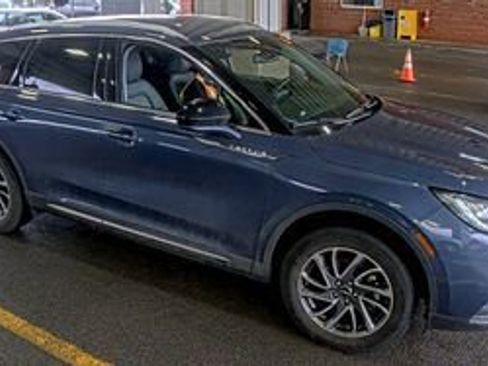 Used 2022 Lincoln Corsair AWD w/ Equipment Group 101A image 3