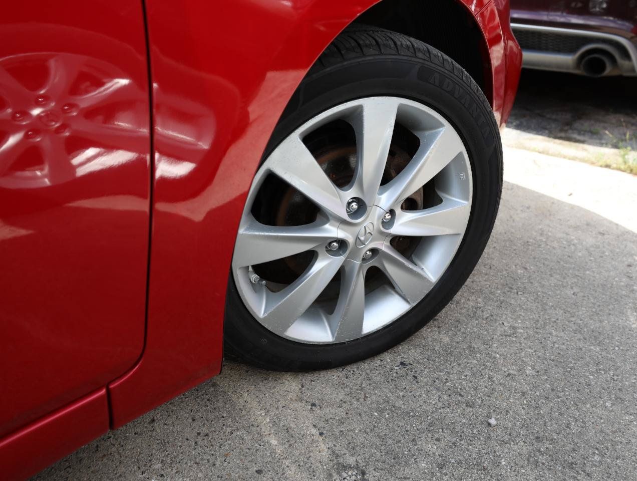 Used 2013 Hyundai Accent GLS w/ Premium Pkg FWD image 9