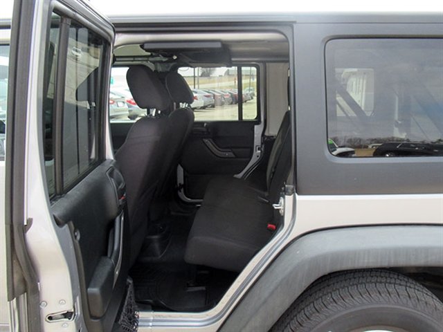 Used 2017 Jeep Wrangler Unlimited Sport w/ Quick Order Package 24S AWD/4WD image 15