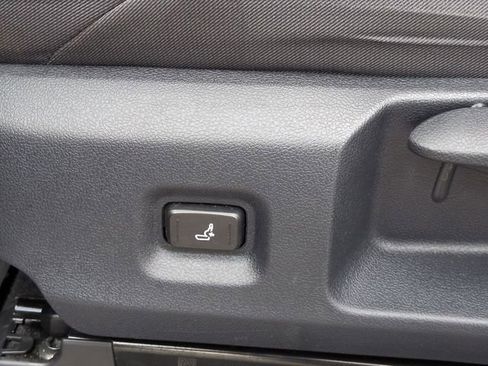 Used 2024 Toyota Tacoma SR5 AWD/4WD image 15