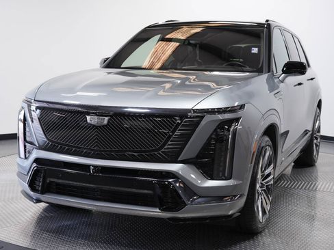 Used 2026 Cadillac Vistiq Platinum w/ LPO, Floor Liner Package AWD/4WD image 3