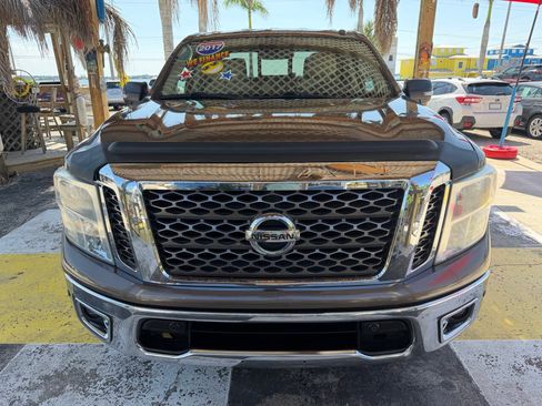 Used 2017 Nissan Titan SV RWD image 2