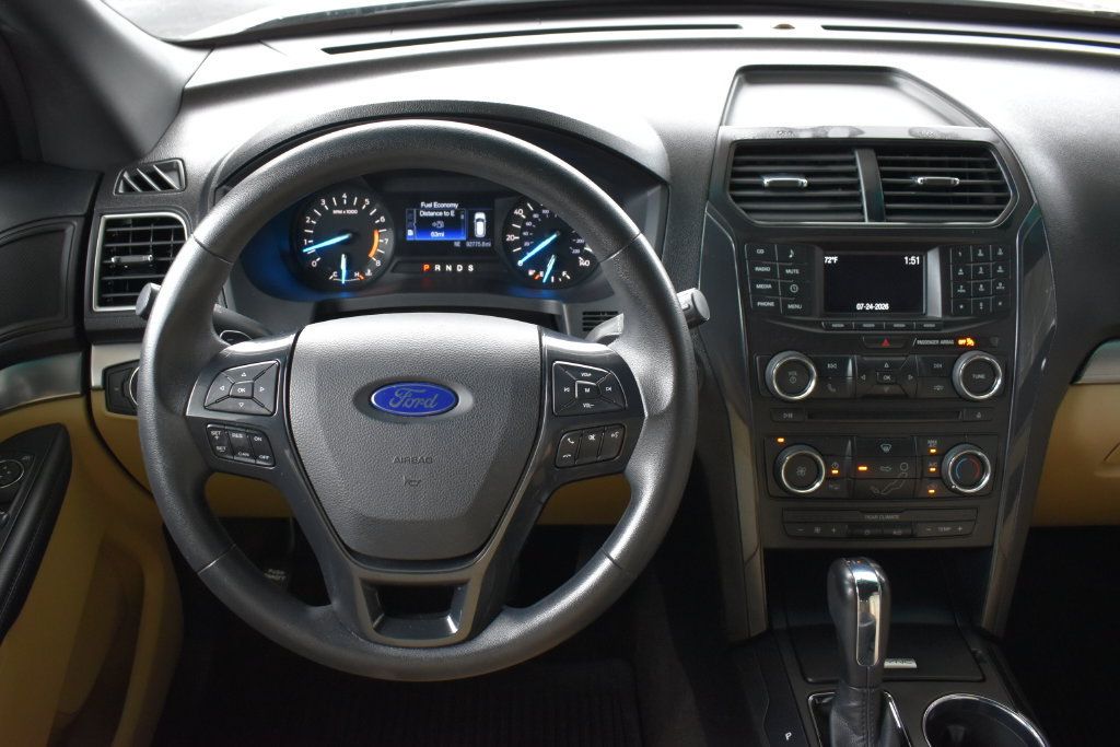 Used 2016 Ford Explorer FWD image 2
