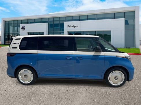 New 2025 Volkswagen ID. Buzz Pro S Plus RWD image 4