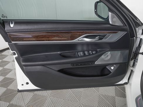 Used 2022 BMW 750i xDrive 750i xDrive image 16