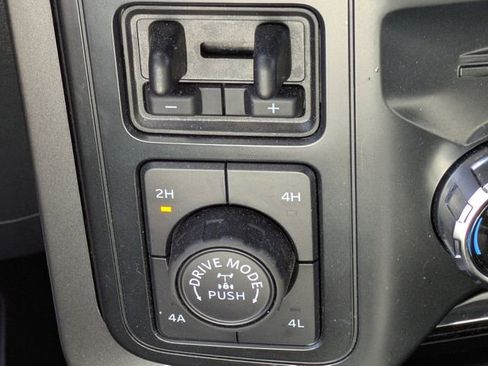 Used 2025 Ford F150 Lariat w/ Equipment Group 501A Mid image 30