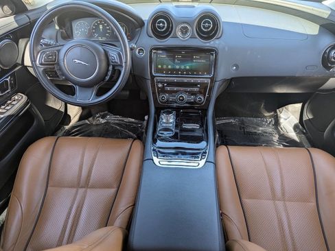 Used 2019 Jaguar XJ R-Sport image 14