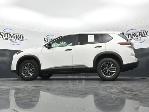 Used 2024 Nissan Rogue S FWD image 32