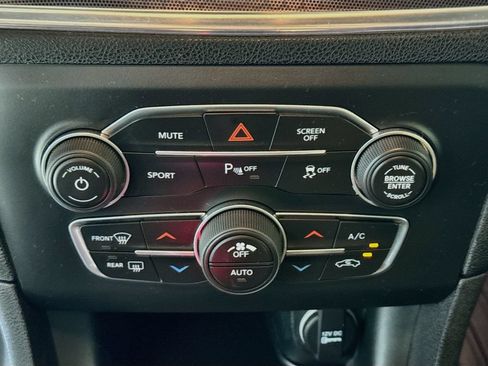 Used 2017 Dodge Charger R/T w/ Plus Group RWD image 18