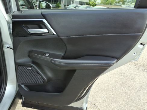 Used 2025 Mitsubishi Outlander SE AWD/4WD image 15