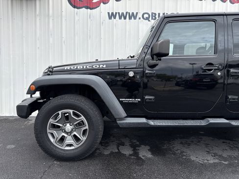 Used 2014 Jeep Wrangler Unlimited Rubicon w/ Connectivity Group image 4