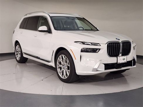 Used 2025 BMW X7 xDrive40i image 7