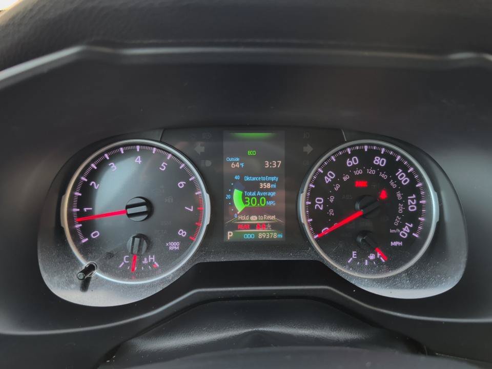 Used 2020 Toyota RAV4 LE FWD image 14