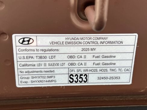 Used 2025 Hyundai Santa Fe Limited image 30