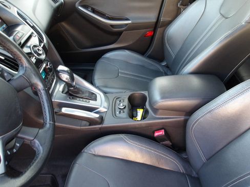 Used 2012 Ford Focus Titanium FWD image 19