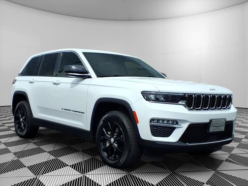 Certified 2023 Jeep Grand Cherokee Limited AWD/4WD image 1