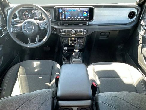 New 2025 Jeep Gladiator Sport image 11