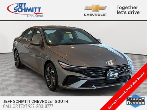 Used 2025 Hyundai Elantra Limited image 1