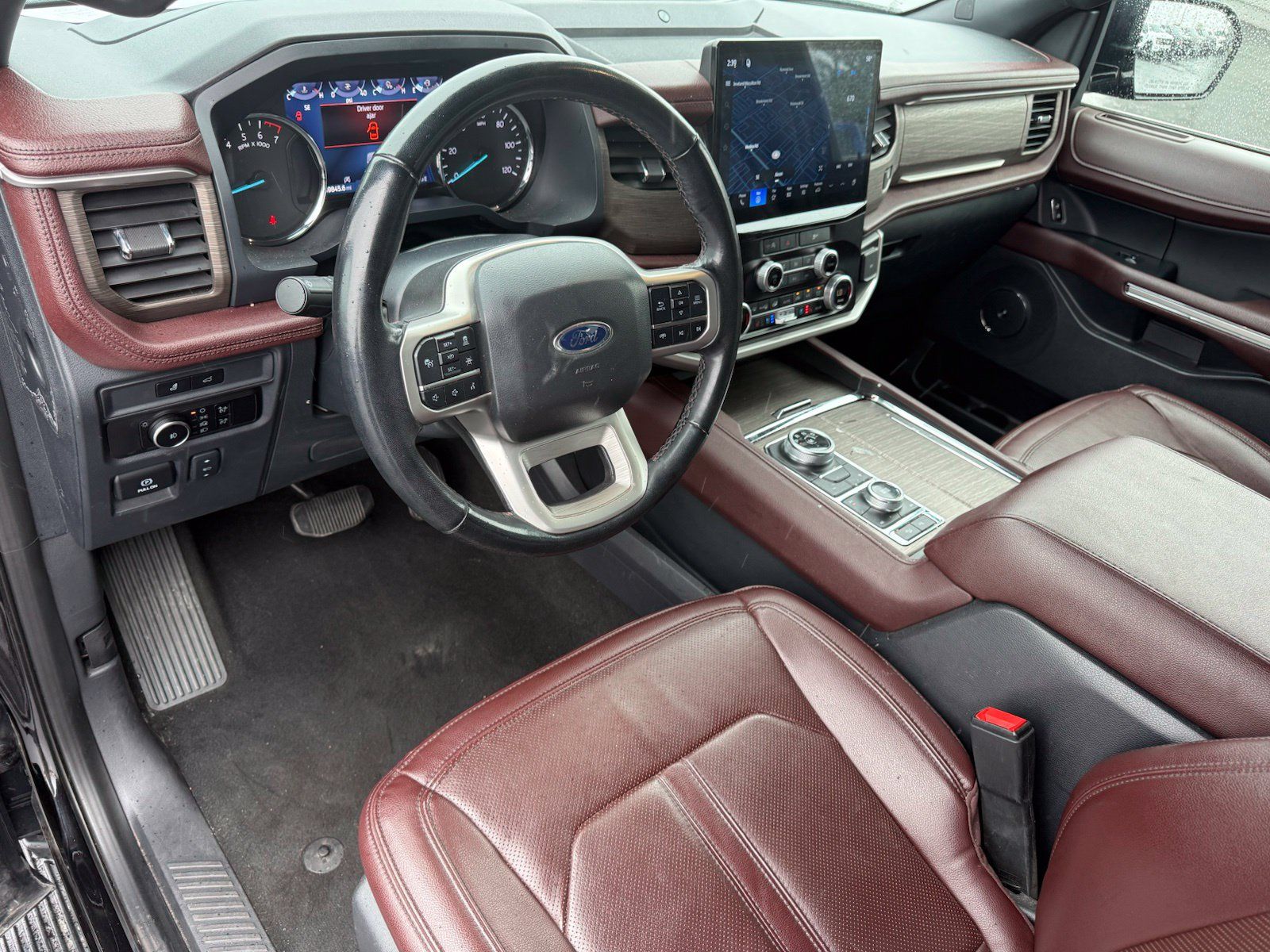 Used 2024 Ford Expedition Max Limited AWD/4WD image 2