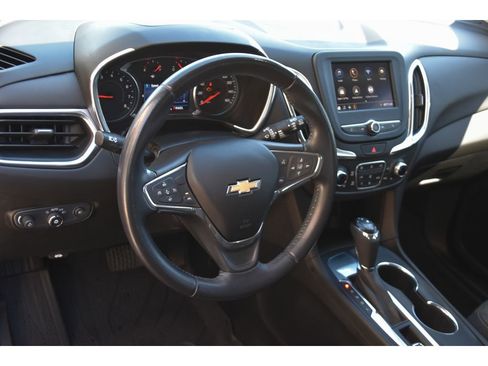 Used 2020 Chevrolet Equinox LT w/ Driver Convenience Package image 13