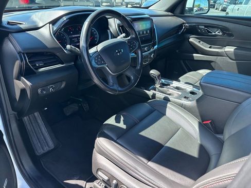 Used 2022 Chevrolet Traverse RS image 7