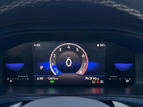 Certified 2024 Volkswagen Taos SE w/ Panoramic Sunroof Package image 35