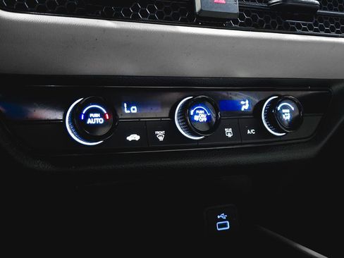 Certified 2025 Honda HR-V LX image 28