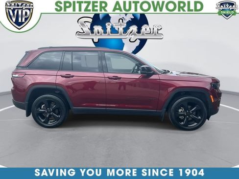 Used 2023 Jeep Grand Cherokee Limited w/ Black Appearance Package AWD/4WD image 10