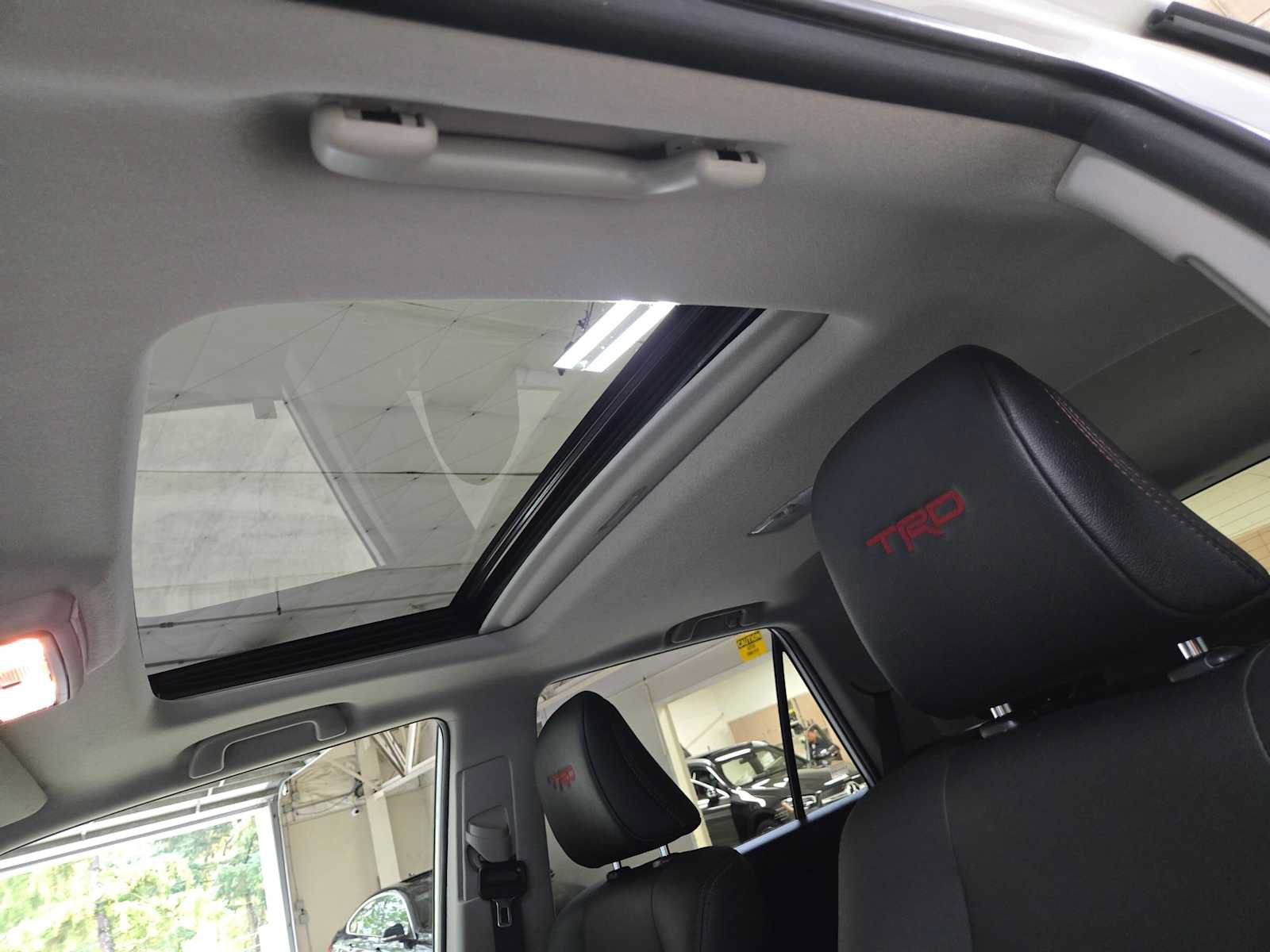 Used 2021 Toyota 4Runner TRD Off-Road Premium w/ Moonroof Package AWD/4WD image 22