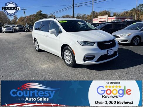 Used 2022 Chrysler Pacifica Touring-L image 1