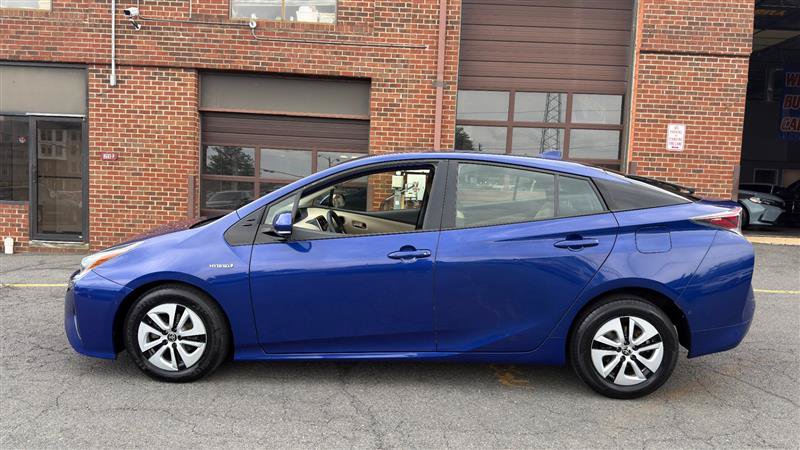 Used 2018 Toyota Prius Two w/ Prius Two Safety Plus Package FWD image 6